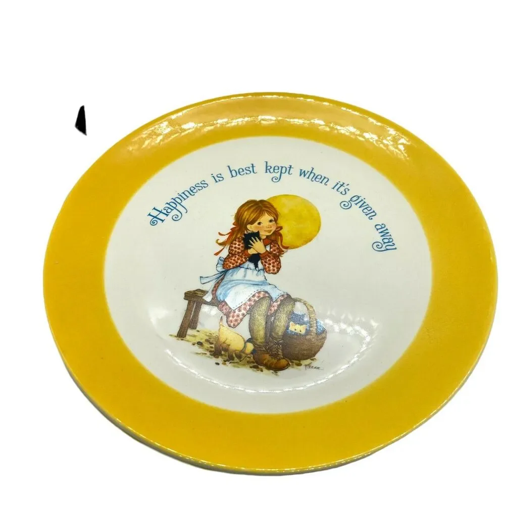 Dear Hearts White Yellow Round Shaped Keepsake Plate Set Of Two Vintage 1973